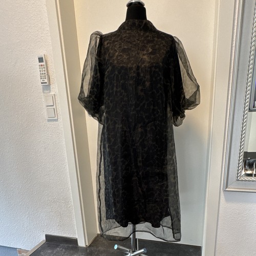 Essential wardrobe - essential,
